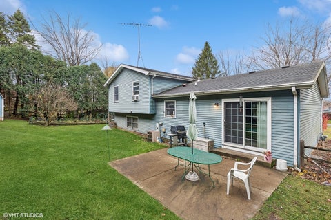 Tiny photo for 5401 W Chasefield Circle, McHenry, IL 60050 (MLS # 12740872)