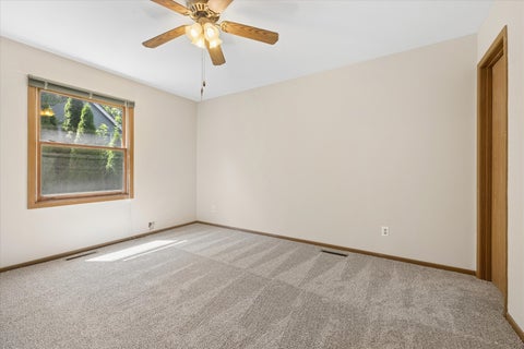 Tiny photo for 5401 W Chasefield Circle, McHenry, IL 60050 (MLS # 12740872)
