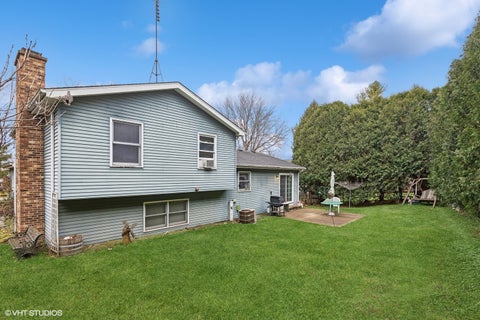 Tiny photo for 5401 W Chasefield Circle, McHenry, IL 60050 (MLS # 12740872)