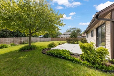 Tiny photo for 2S640 Continental Drive, Warrenville, IL 60555 (MLS # 12679768)