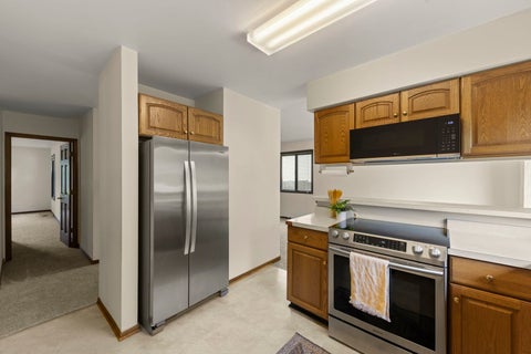 Tiny photo for 2S640 Continental Drive, Warrenville, IL 60555 (MLS # 12679768)