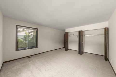 Tiny photo for 2S640 Continental Drive, Warrenville, IL 60555 (MLS # 12679768)
