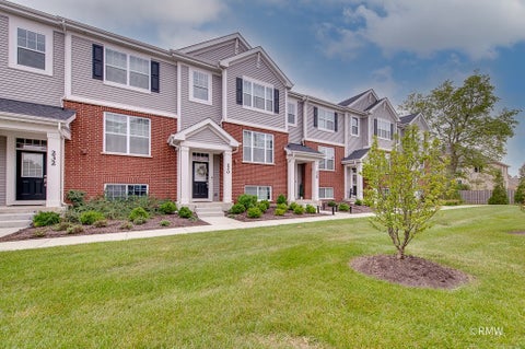 Tiny photo for 230 Timberleaf Circle, Roselle, IL 60172 (MLS # 12761532)