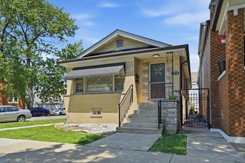 Photo of 2524 W 45th Street, Chicago, IL 60632 (MLS # 12652698)