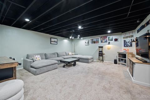 Tiny photo for 1318 Fairfield Way, North Aurora, IL 60542 (MLS # 12549653)