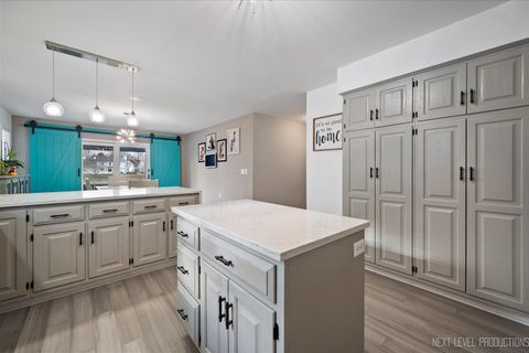 Tiny photo for 1318 Fairfield Way, North Aurora, IL 60542 (MLS # 12549653)