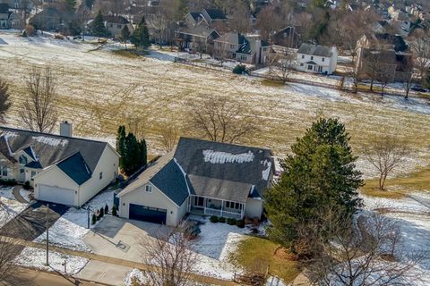 Tiny photo for 1318 Fairfield Way, North Aurora, IL 60542 (MLS # 12549653)