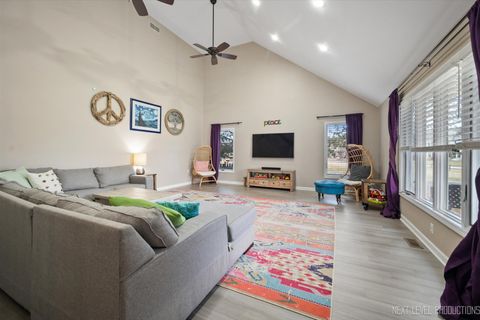 Tiny photo for 1318 Fairfield Way, North Aurora, IL 60542 (MLS # 12549653)