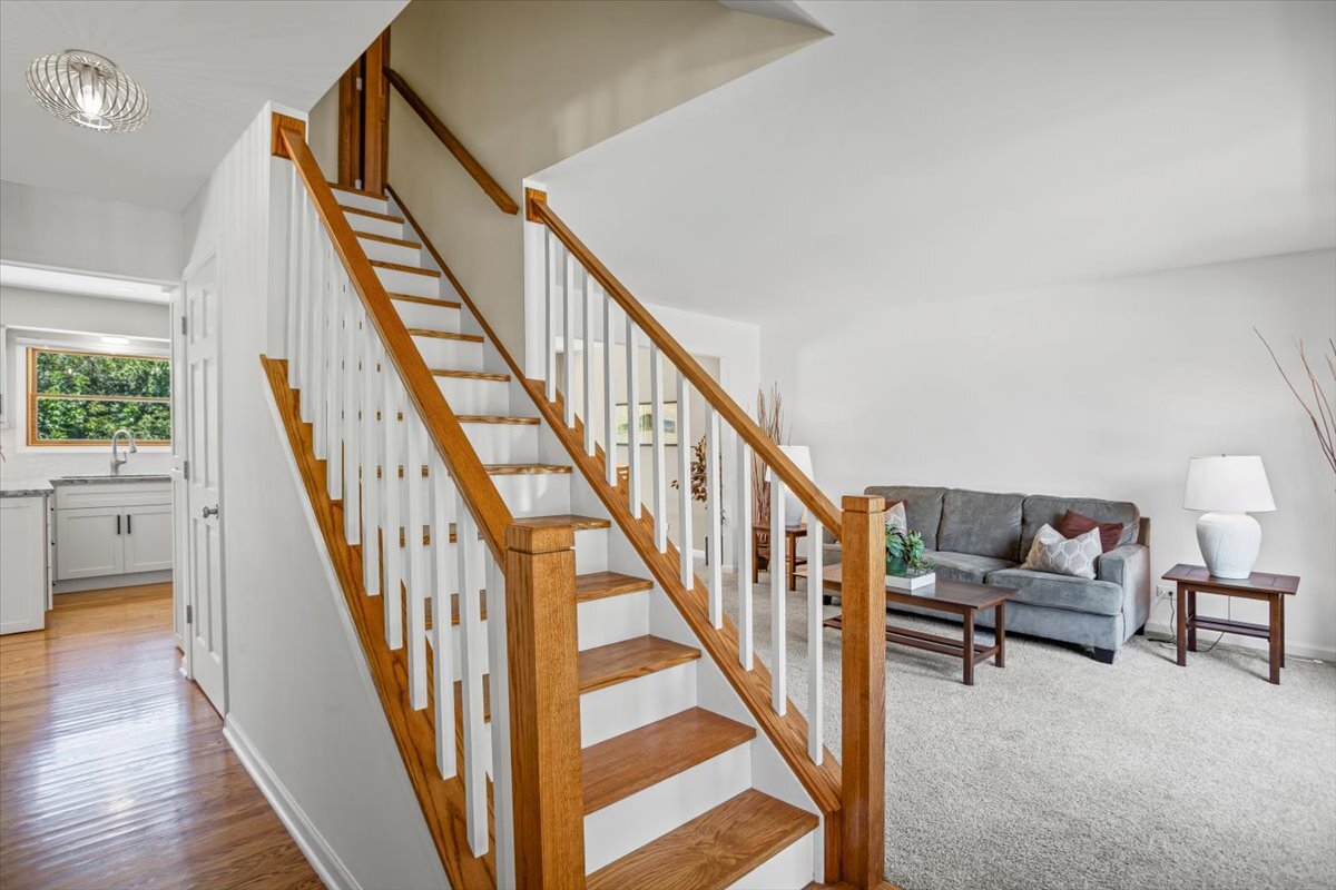 870 Debra Lane