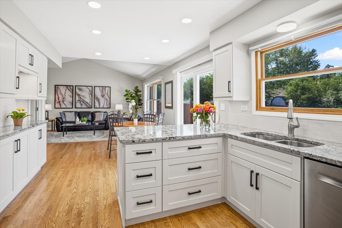 870 Debra Lane