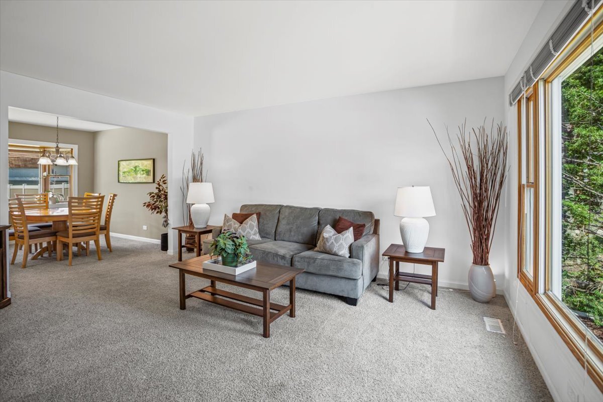 870 Debra Lane
