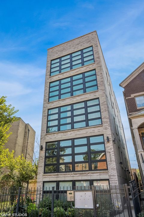 1221 E 46th Street 2 Chicago IL 60653