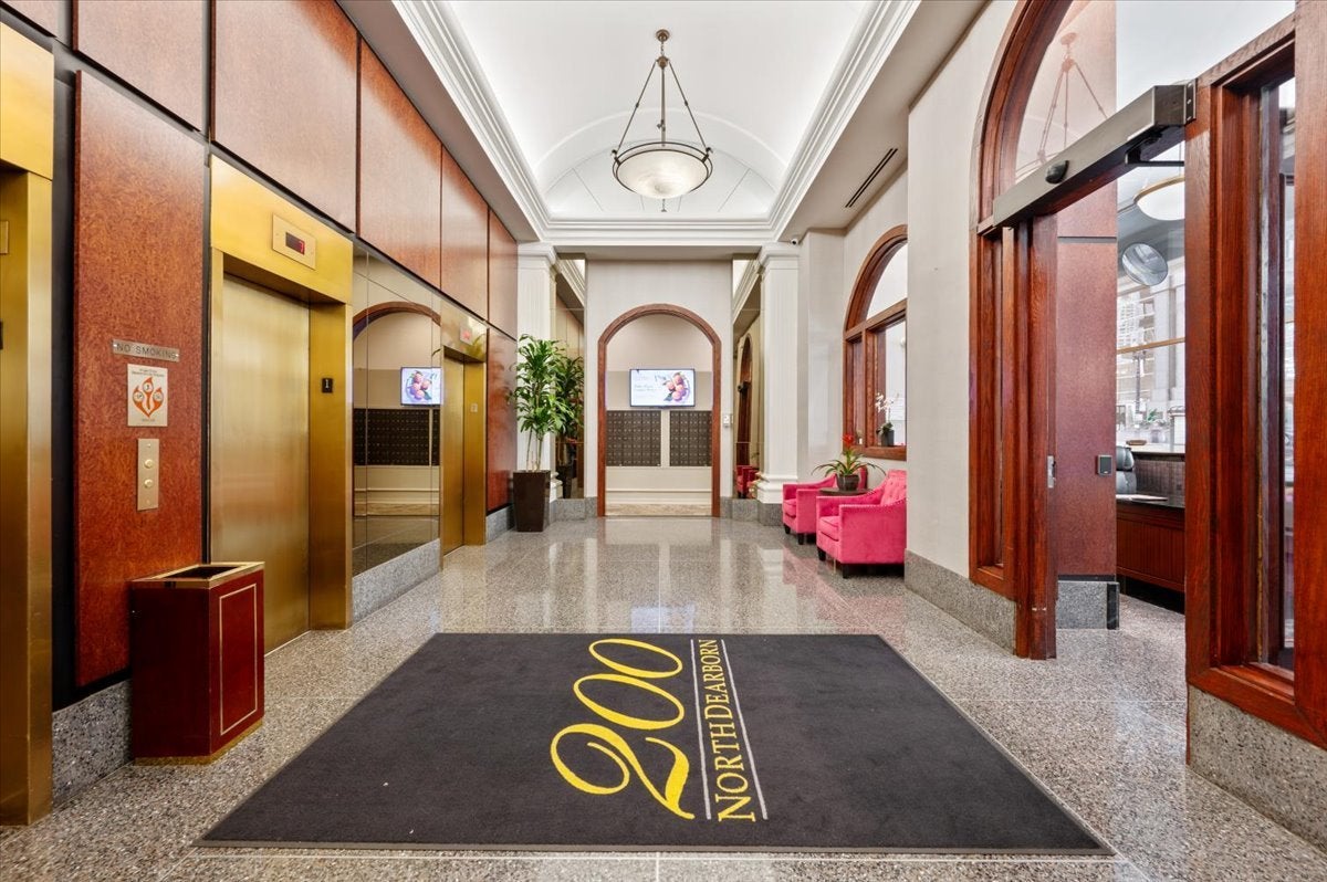 200 N Dearborn Street 4001