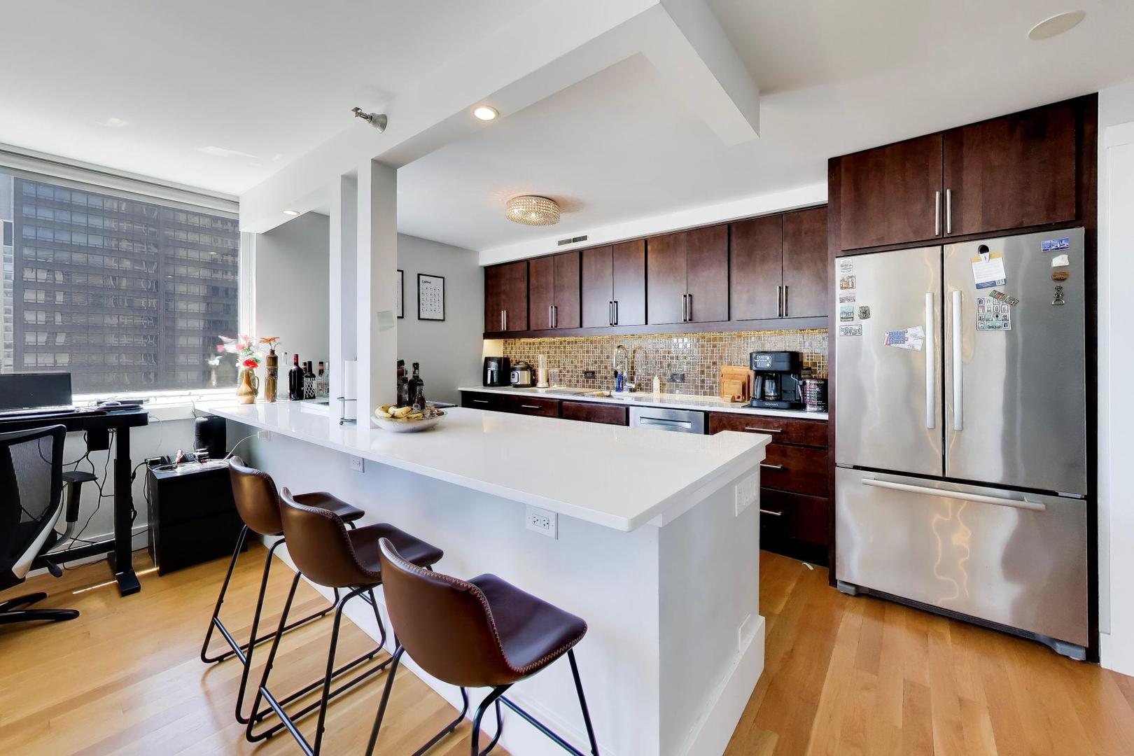 200 N Dearborn Street 3103