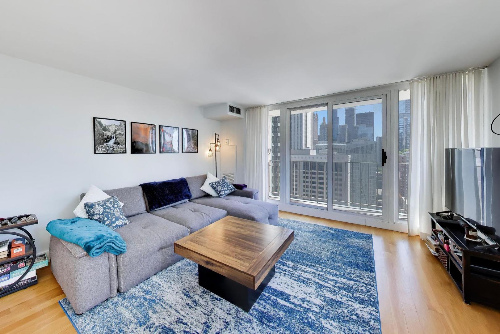 200 N Dearborn Street 3103