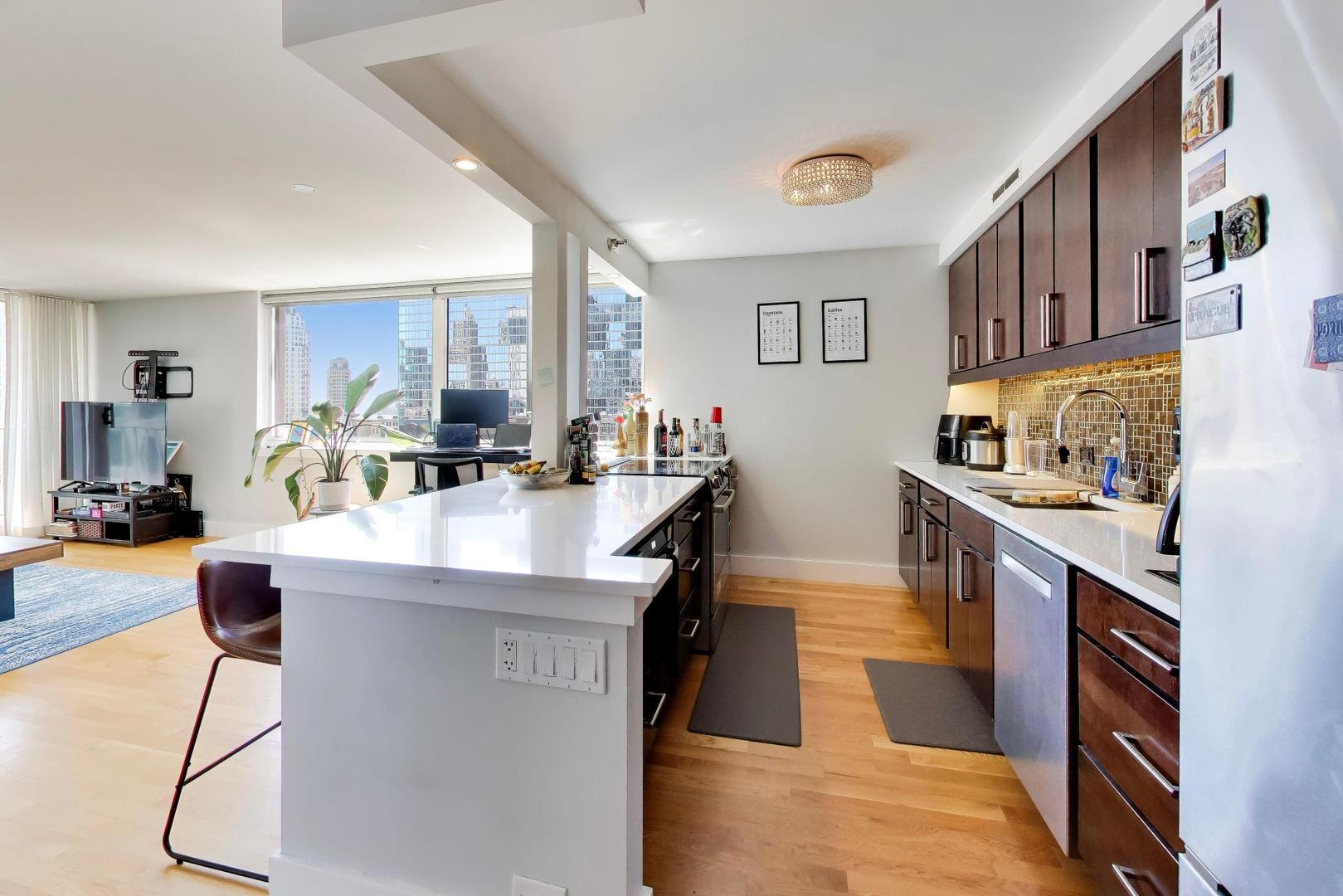 200 N Dearborn Street 3103