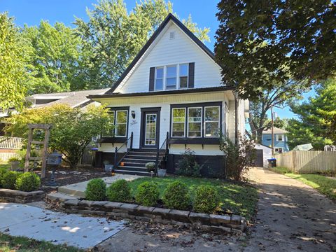 Tiny photo for 212 Leland Street, Bloomington, IL 61701 (MLS # 12493332)