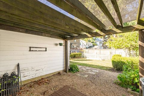 Tiny photo for 212 Leland Street, Bloomington, IL 61701 (MLS # 12493332)