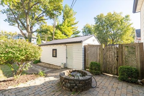 Tiny photo for 212 Leland Street, Bloomington, IL 61701 (MLS # 12493332)