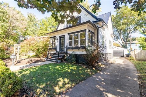 Tiny photo for 212 Leland Street, Bloomington, IL 61701 (MLS # 12493332)