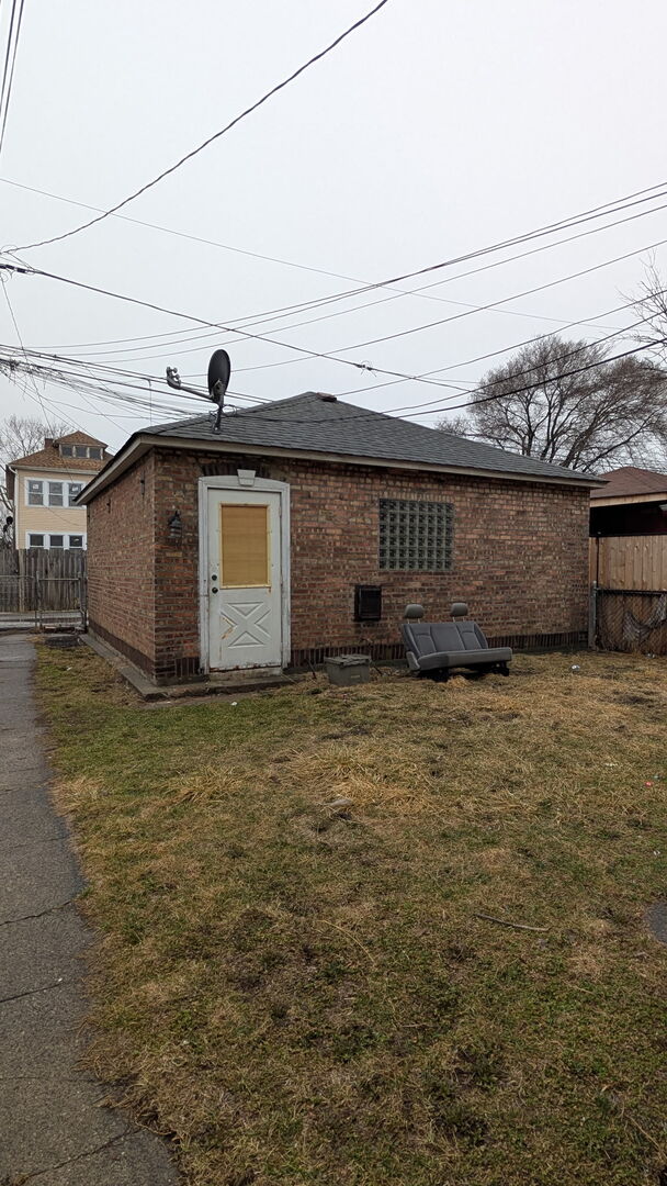 6734 S Maplewood Avenue