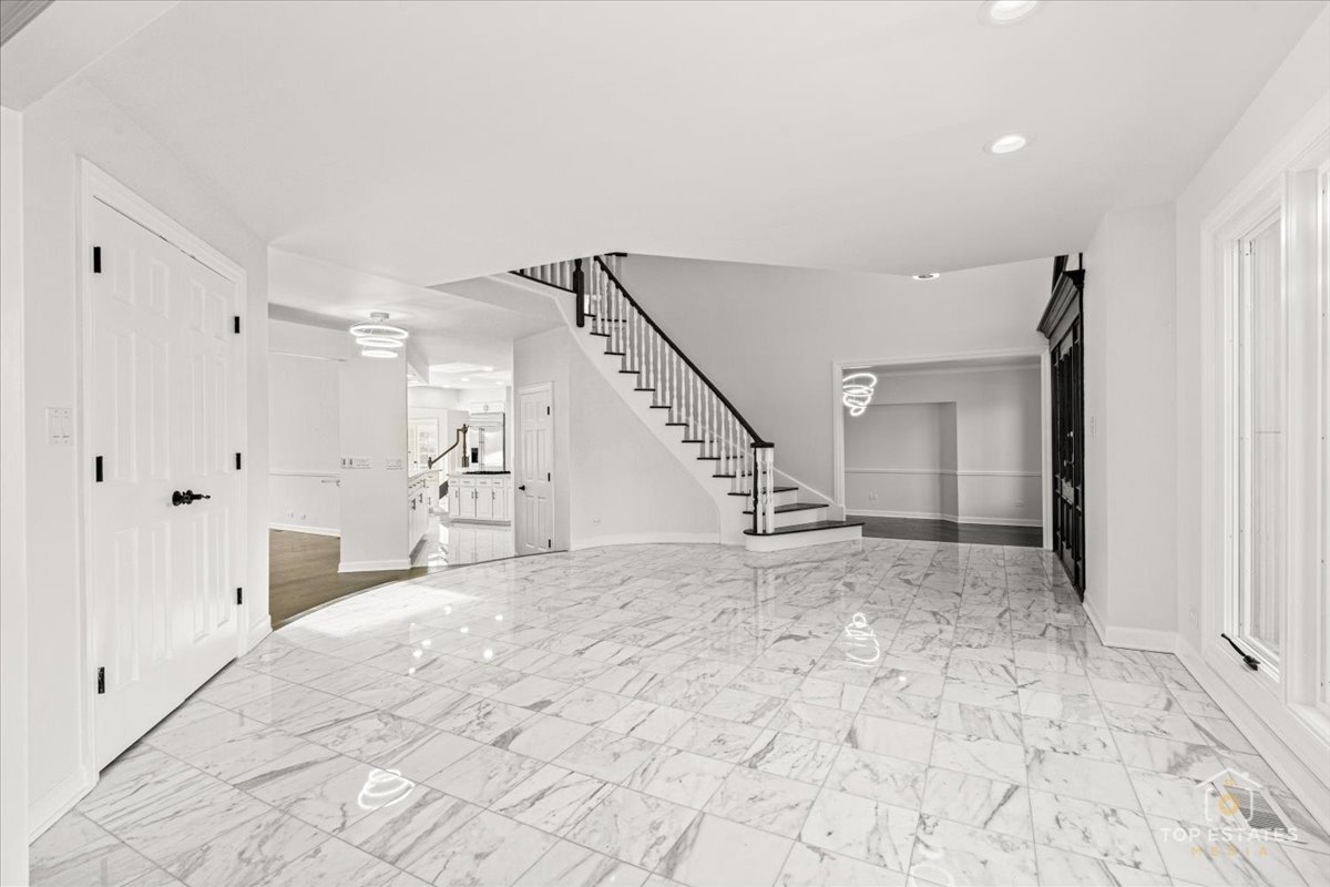 Orland Park, Illinois, 60462, United States, 5 Bedrooms Bedrooms, ,6 BathroomsBathrooms,Residential,Active,2011873