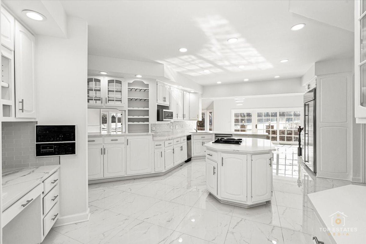 Orland Park, Illinois, 60462, United States, 5 Bedrooms Bedrooms, ,6 BathroomsBathrooms,Residential,Active,2011873