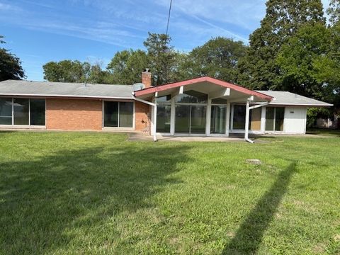 Tiny photo for 3363 S Manor Drive, Lansing, IL 60438 (MLS # 12467665)