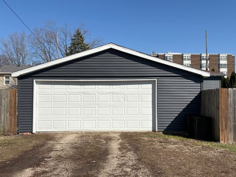 Tiny photo for 913 Canal Street, Ottawa, IL 61350 (MLS # 12595745)