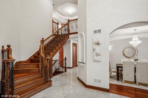 Tiny photo for 3832 W Chase Avenue, Lincolnwood, IL 60712 (MLS # 12748471)
