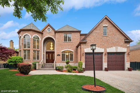 Photo of 3832 W Chase Avenue, Lincolnwood, IL 60712 (MLS # 12748471)