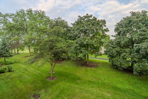 Tiny photo for 1044 Cumberland Court, Vernon Hills, IL 60061 (MLS # 12724584)