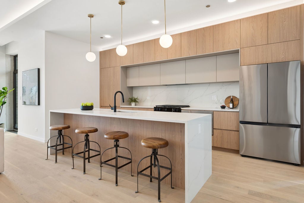 2072 N Western Avenue PH-403