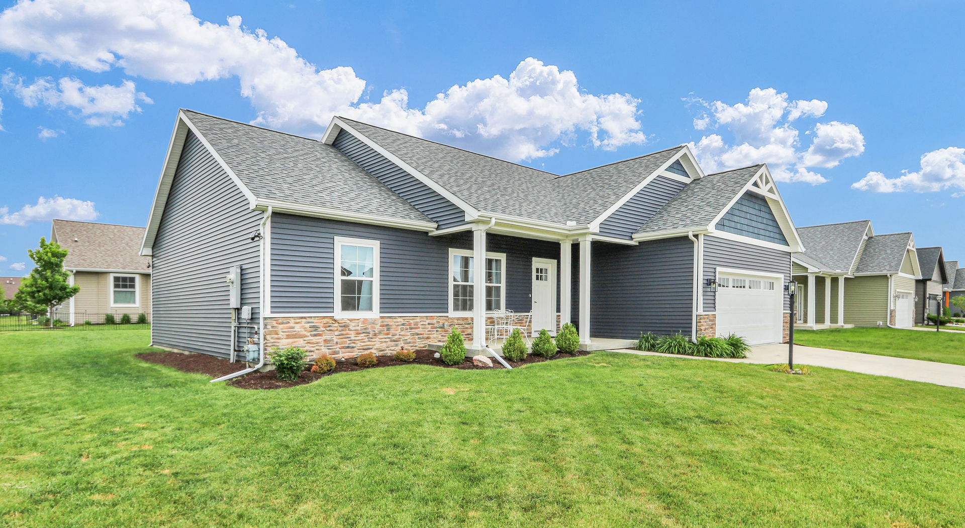 1608 E Horizon Lane