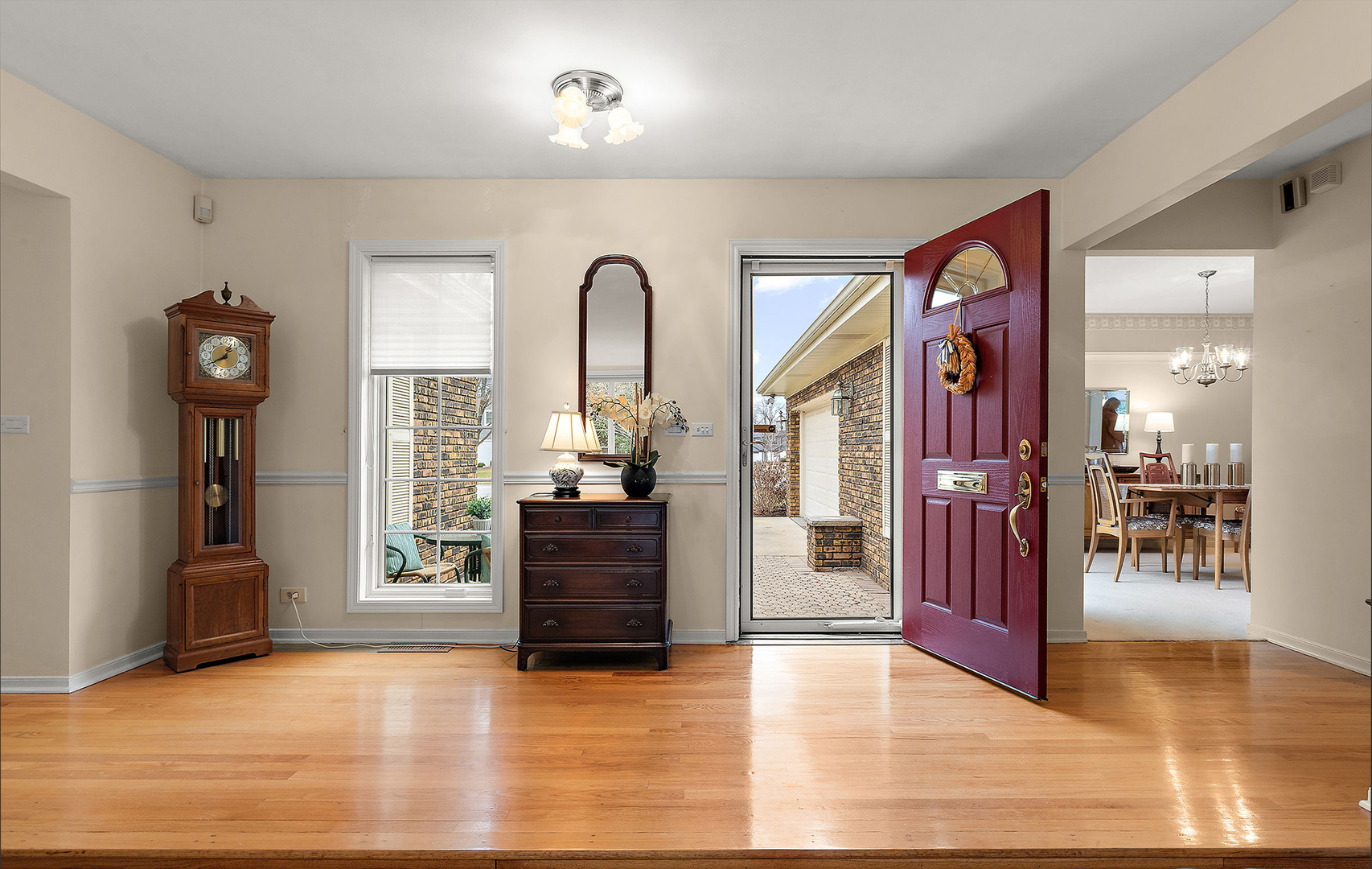 1107 W Francis Drive