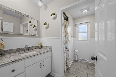 Tiny photo for 1302 Cary Road, Algonquin, IL 60102 (MLS # 12583595)