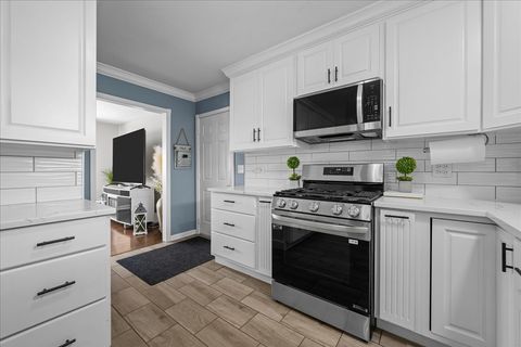 Tiny photo for 1302 Cary Road, Algonquin, IL 60102 (MLS # 12583595)