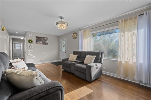 Tiny photo for 1302 Cary Road, Algonquin, IL 60102 (MLS # 12583595)