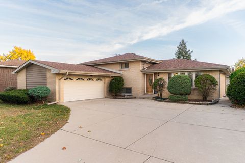 1527 W Holtz Avenue Addison IL 60101