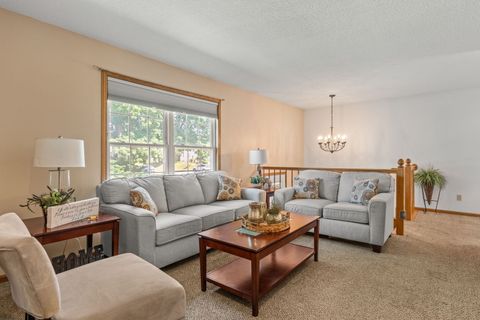 Tiny photo for 3004 N Gaines Street, Davenport, IA 52804 (MLS # 12667338)