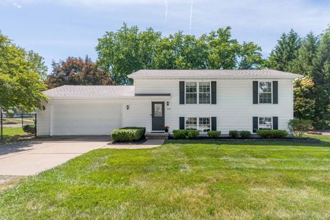Photo of 3004 N Gaines Street, Davenport, IA 52804 (MLS # 12667338)