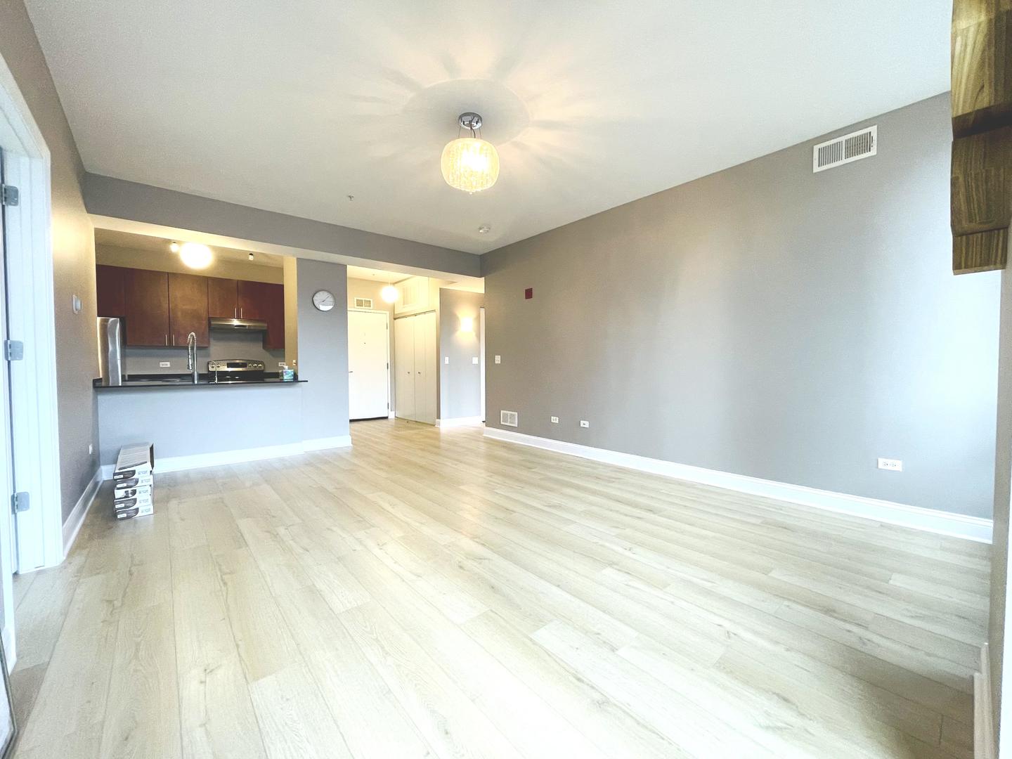 565 W Quincy Street 1008