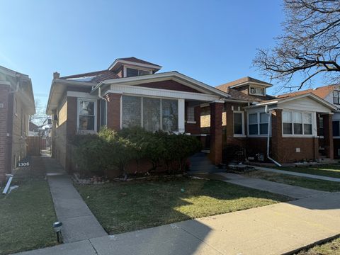 Photo of 1310 N Monitor Avenue, Chicago, IL 60651 (MLS # 12596564)