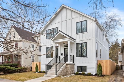 Photo of 1042 Dewey Avenue, Evanston, IL 60202 (MLS # 12570173)