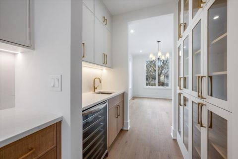 Tiny photo for 1042 Dewey Avenue, Evanston, IL 60202 (MLS # 12570173)