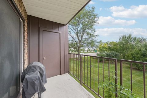 Tiny photo for 522 E ALGONQUIN Road #201, Schaumburg, IL 60173 (MLS # 12474060)