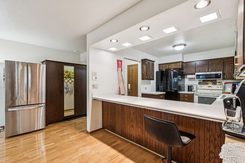 Tiny photo for 522 E ALGONQUIN Road #201, Schaumburg, IL 60173 (MLS # 12474060)