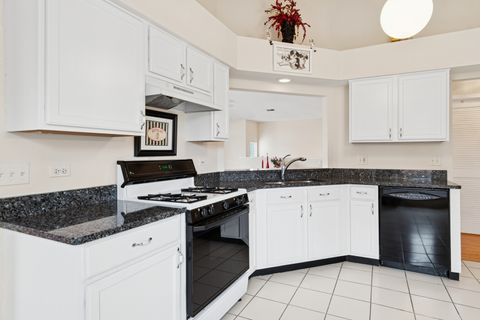 Tiny photo for 6 Arboretum Drive, Lombard, IL 60148 (MLS # 12505280)