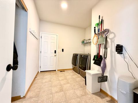 Tiny photo for 611 Paris Avenue, Oswego, IL 60543 (MLS # 12548671)