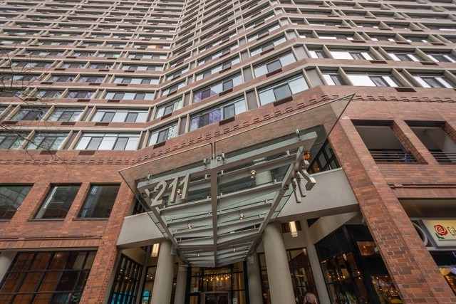 211 E Ohio Street 2803